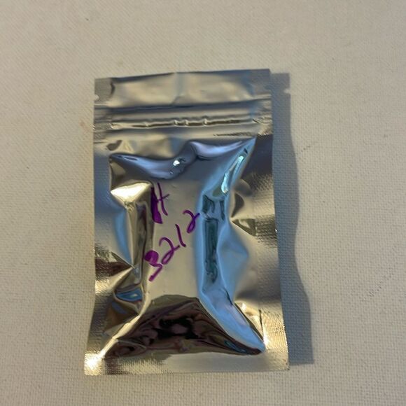 Honda Logo valve Stem caps in Silver set of 4 NWT - Picture 5 of 5